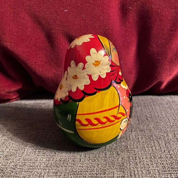 Vtg Roly-Poly Chime Bell Matryoshka Doll Hand Painted With Chicken Hen in Basket - Picture 4 of 9